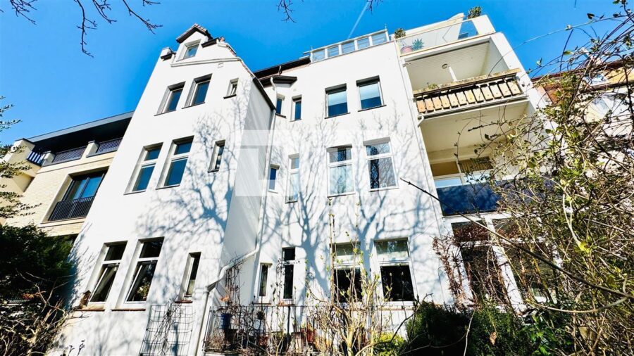 Hochwertige 5-Zi Wohnung in Traumlage mit Balkon in gepflegter Jugendstil-Villa + Panoramablick - Rückansicht